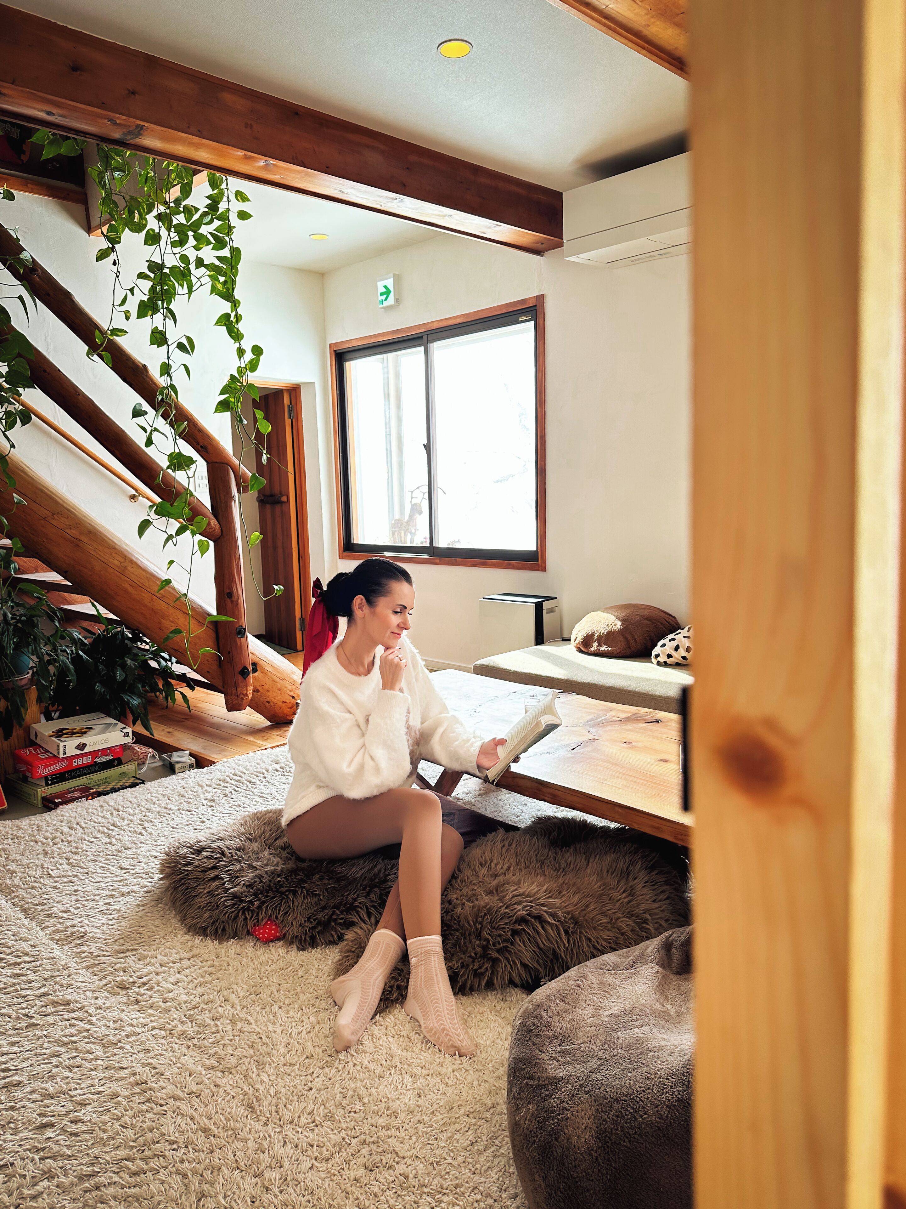 43-inch LCD TV with digital channels, TV, fireplace