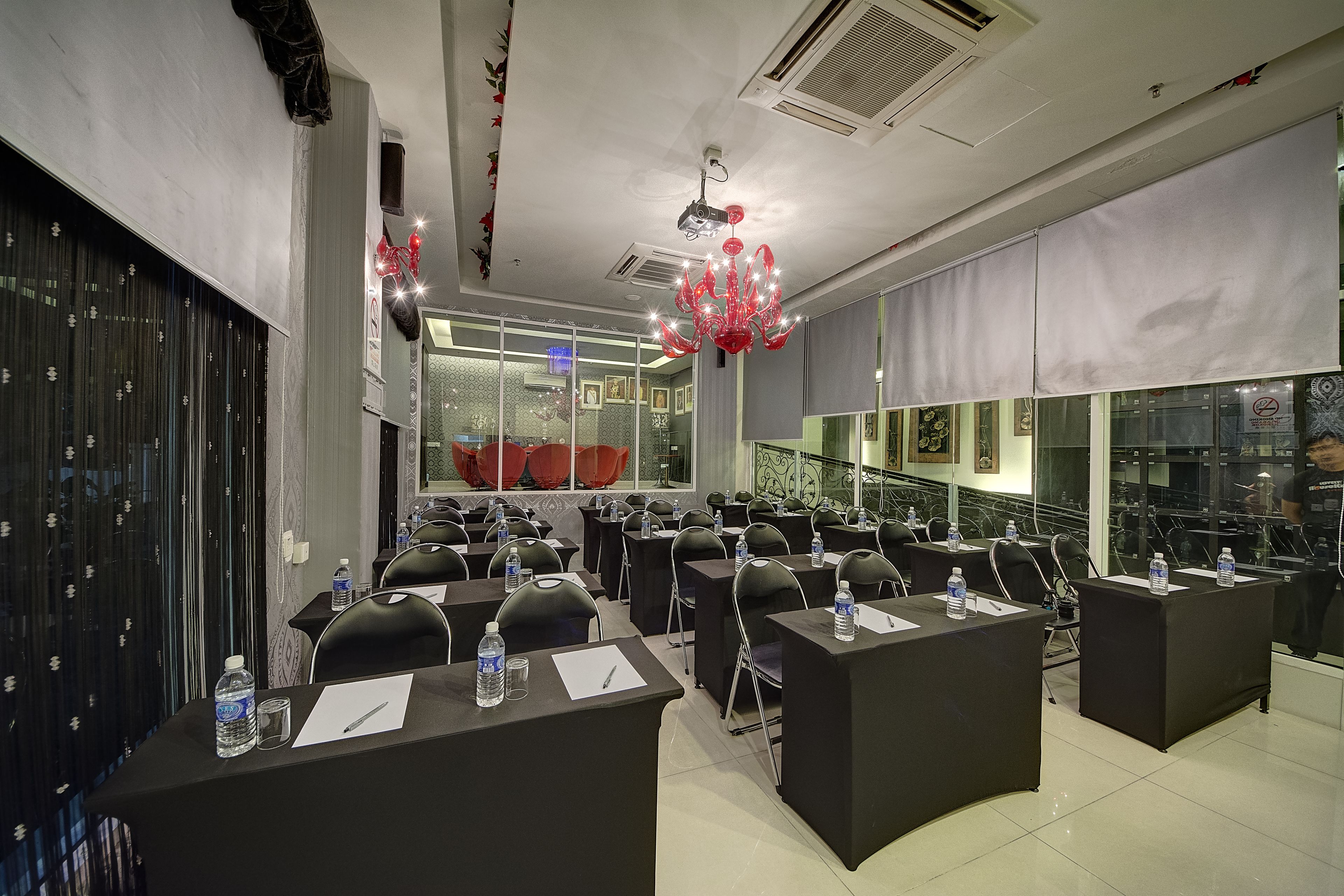 Photo - Arenaa Deluxe Hotel