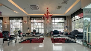 Coin salon dans le hall