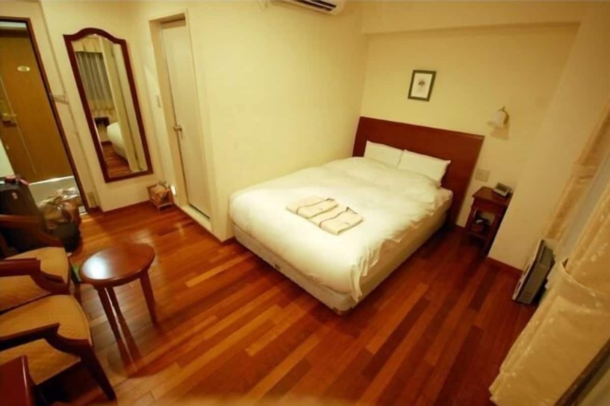 Desk, blackout drapes, iron/ironing board, free WiFi