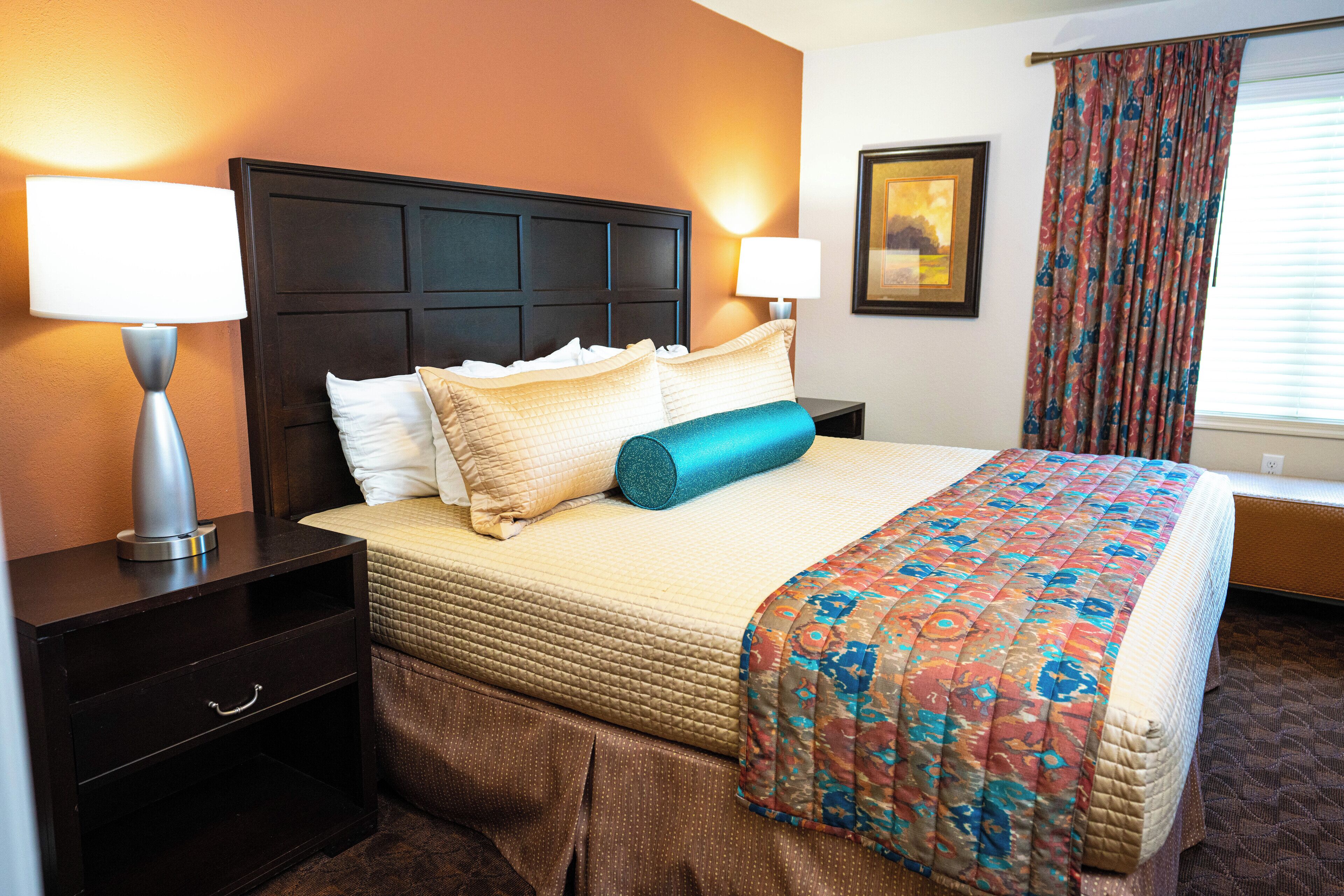 deluxe apartment, 2 bedrooms, kitchen | in-room safe, desk, laptop workspace, blackout curtains