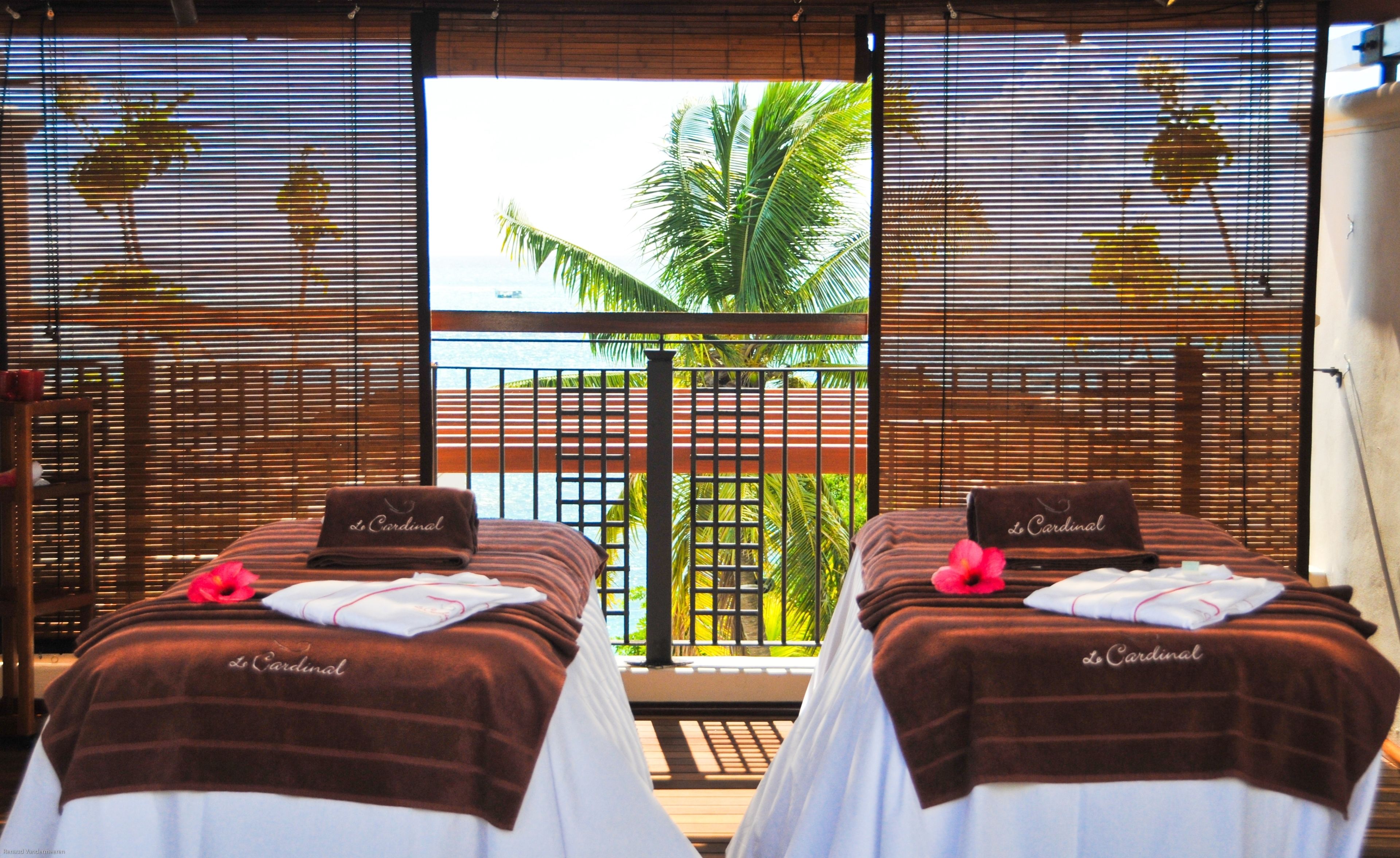 couples treatment room(s), body treatments, body wraps, body scrubs