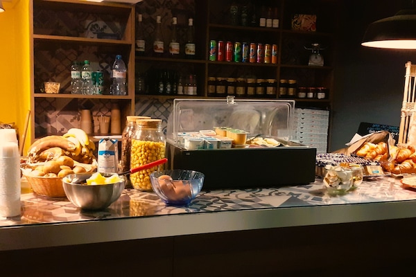 Daily buffet breakfast (EUR 8.90 per person)