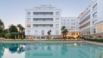 Indoor pool, outdoor pool, sun loungers