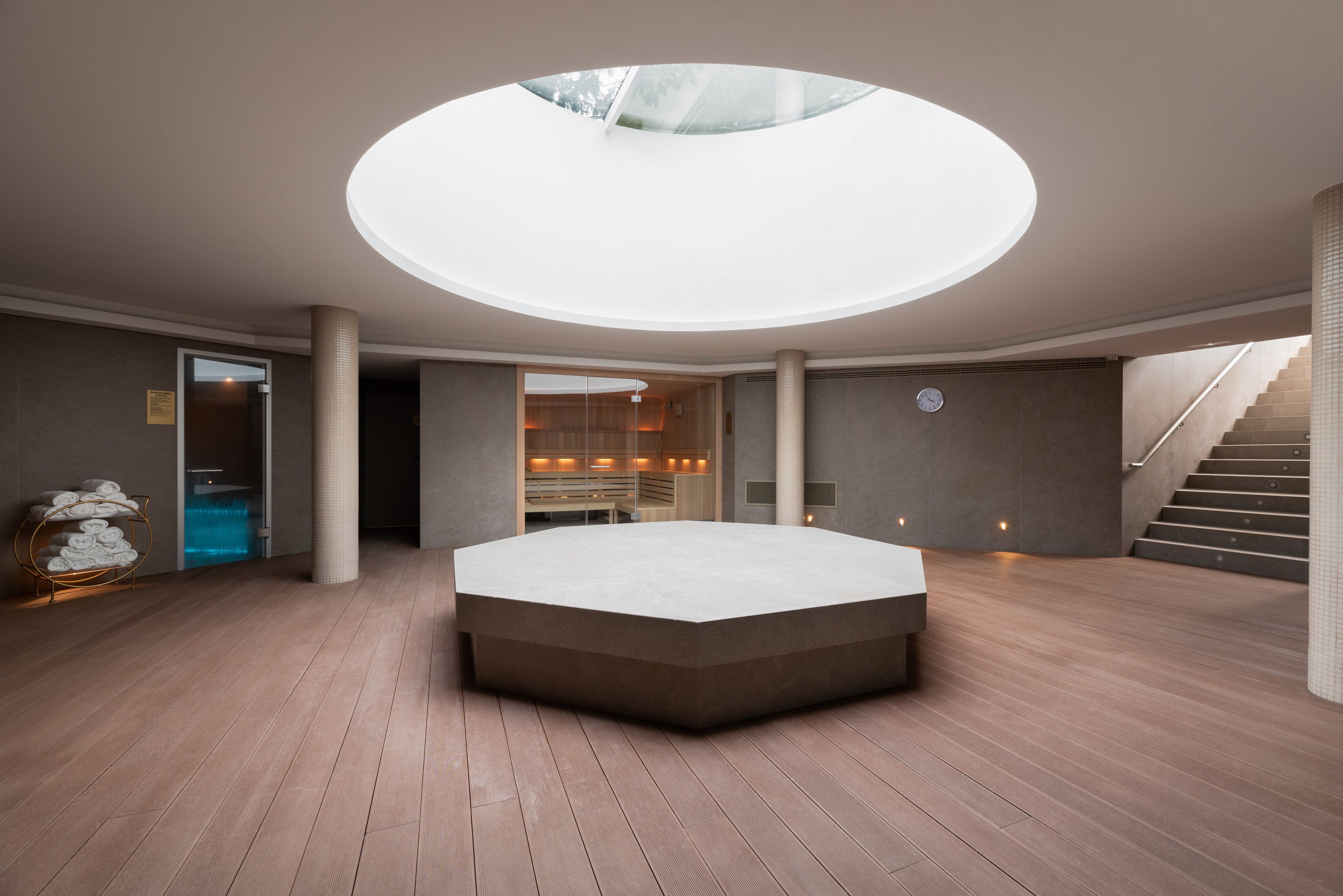 sauna, hot springs/mineral springs, turkish bath/hammam, body treatments