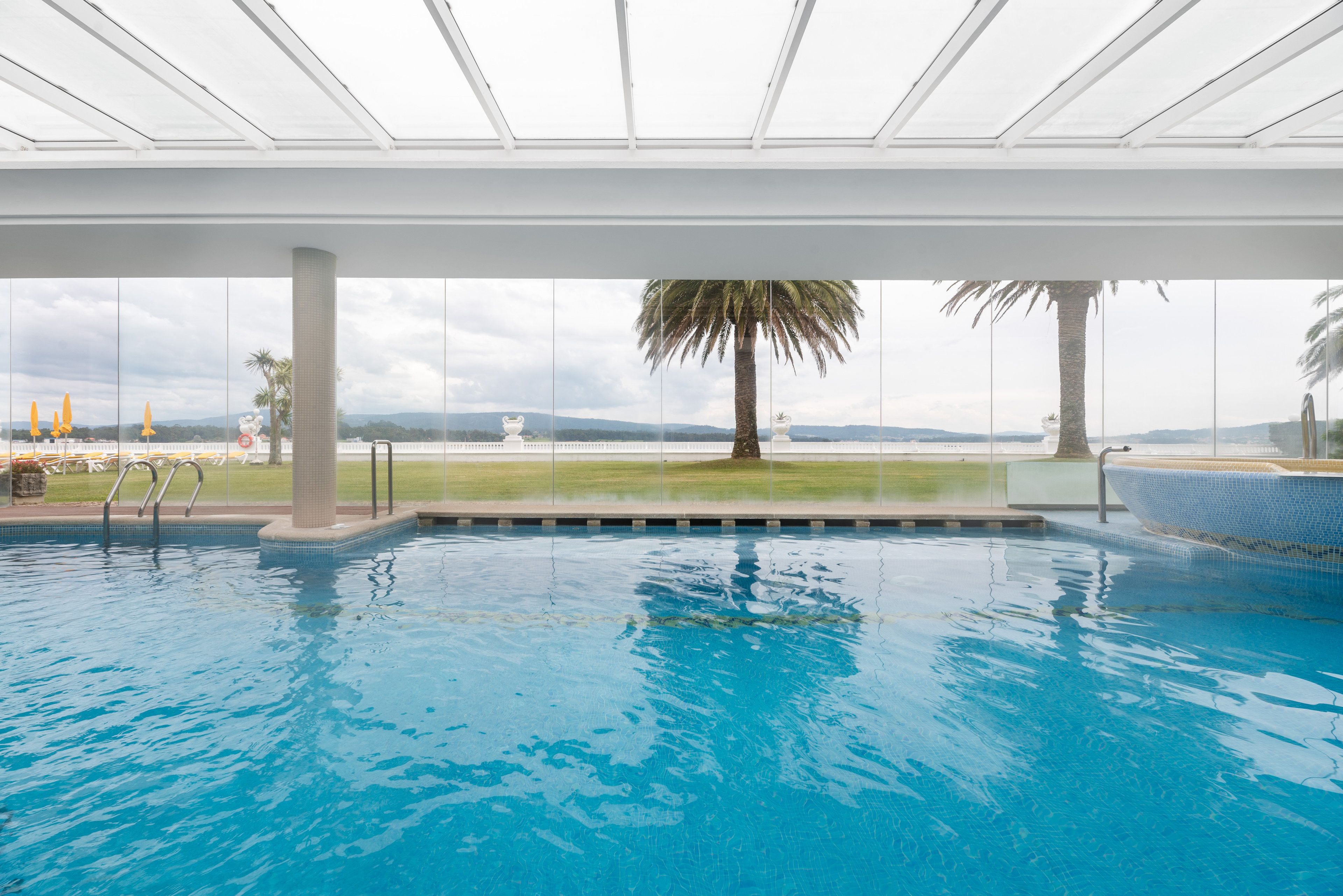 sauna, hot springs/mineral springs, turkish bath/hammam, body treatments