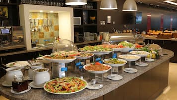 Tägliches inbegriffenes Frühstücksbuffet