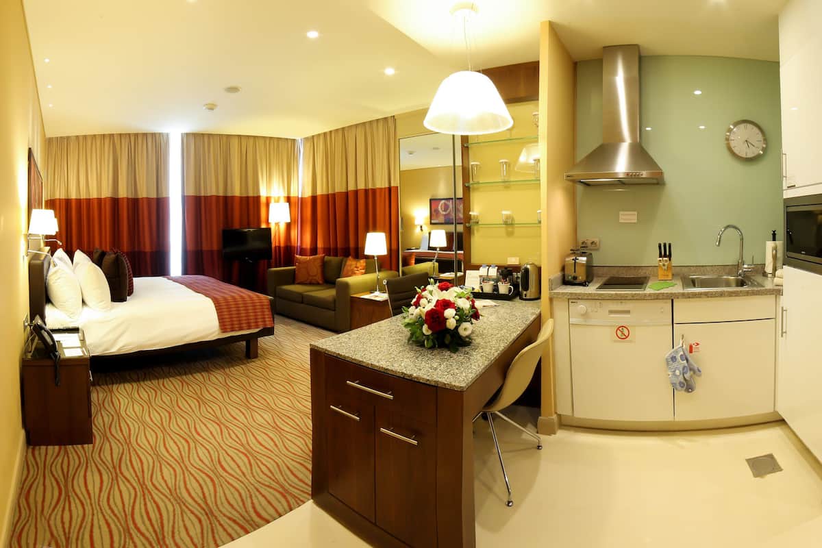 Egyptian cotton sheets, premium bedding, in-room safe, desk