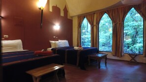 Luxe beddengoed, een kluis op de kamer, individueel gedecoreerd