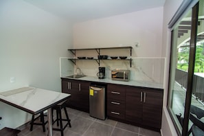 Chambre Double, 2 lits doubles | Coffres-forts dans les chambres, Wi-Fi gratuit