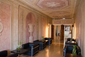 Interior - Maison Spada (Venice)