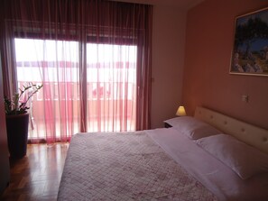 Standard Apartment, Sea View (2+2) | Desk, iron/ironing board, free WiFi