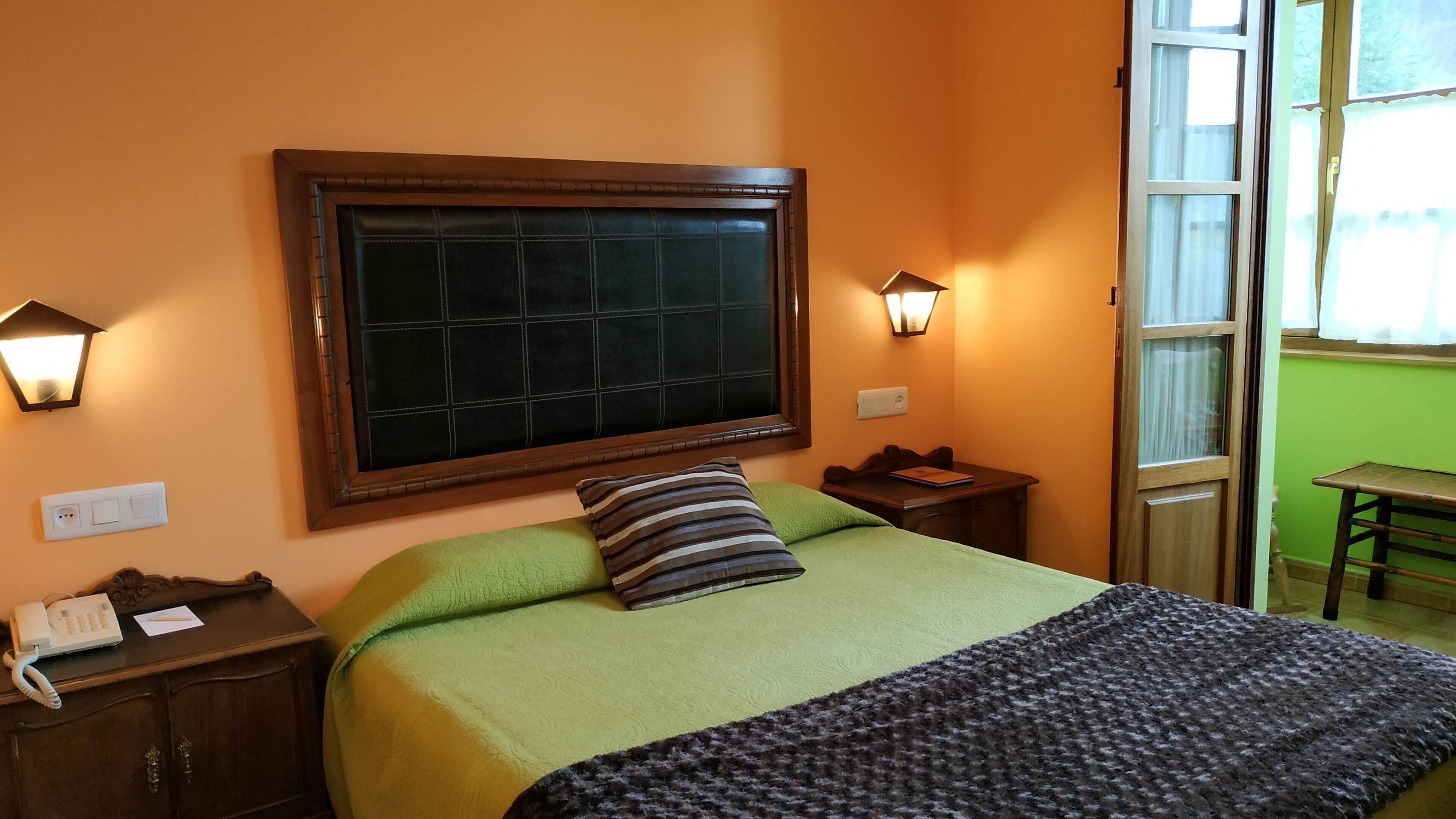 gallery room | in-room safe, individually decorated, laptop workspace, free wifi