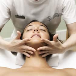 Aguas termales, tratamientos corporales y hidroterapia