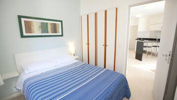 Skrivbord, mörkläggningsgardiner och gratis wi-fi