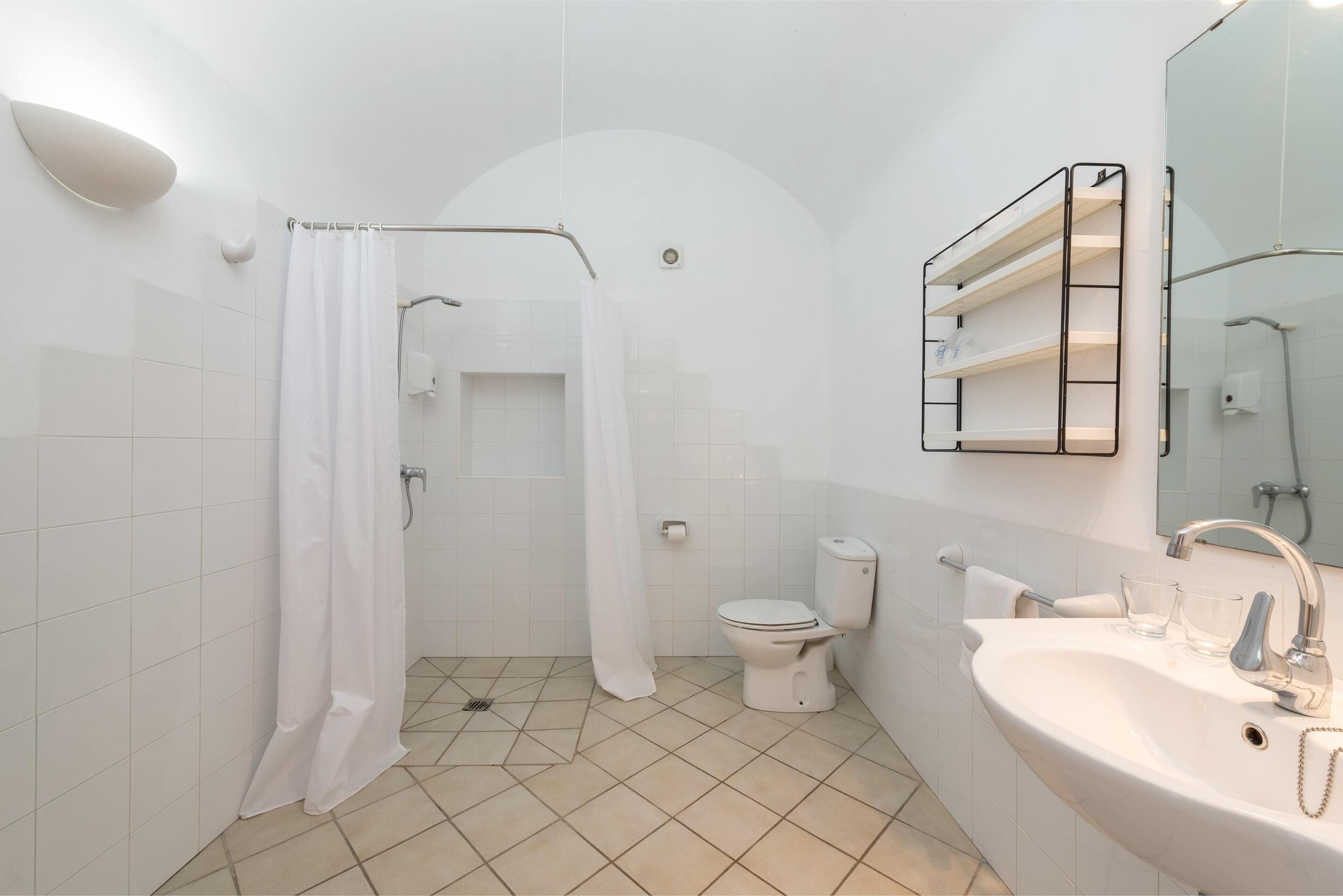 standard apartment, 2 bedrooms, sea view | bathroom | shower, hair dryer, towels