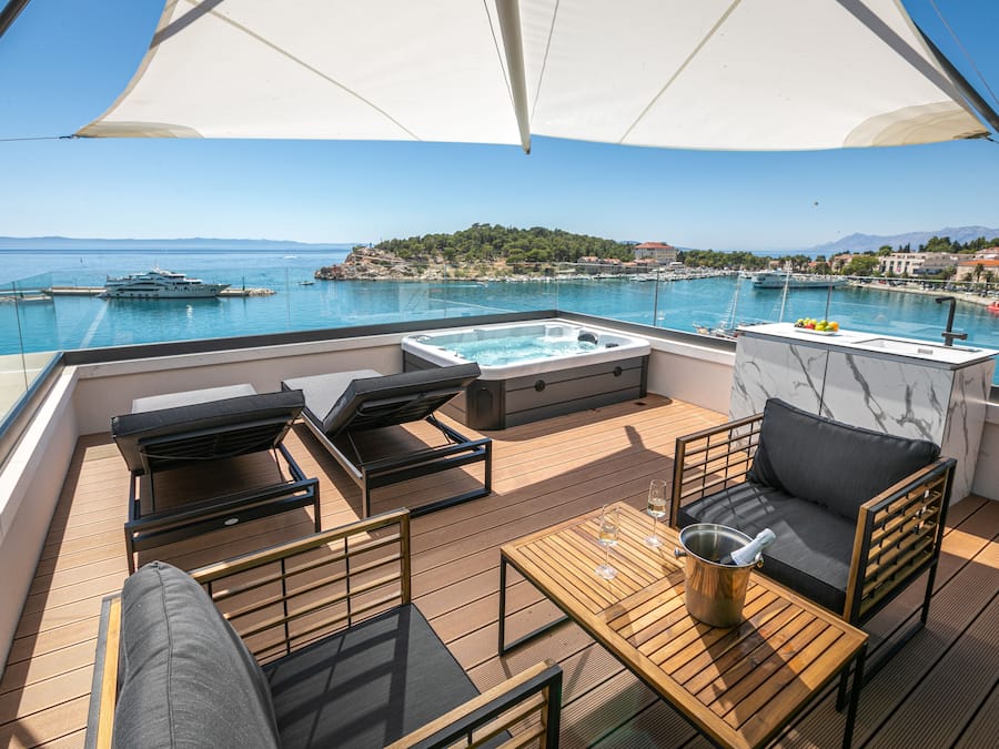 Gallery Quadruple Room | Terrace/patio