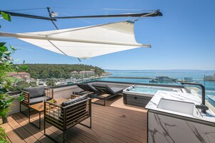 Gallery Quadruple Room | Terrace/patio