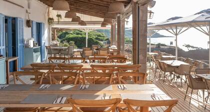 Petit Hotel Hostatgeria La Victoria