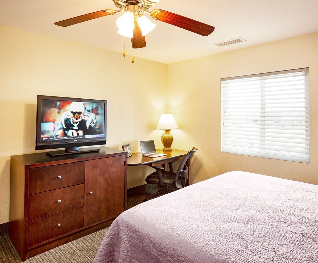 suite, 1 bedroom | premium bedding, tempur-pedic beds, desk, free wifi