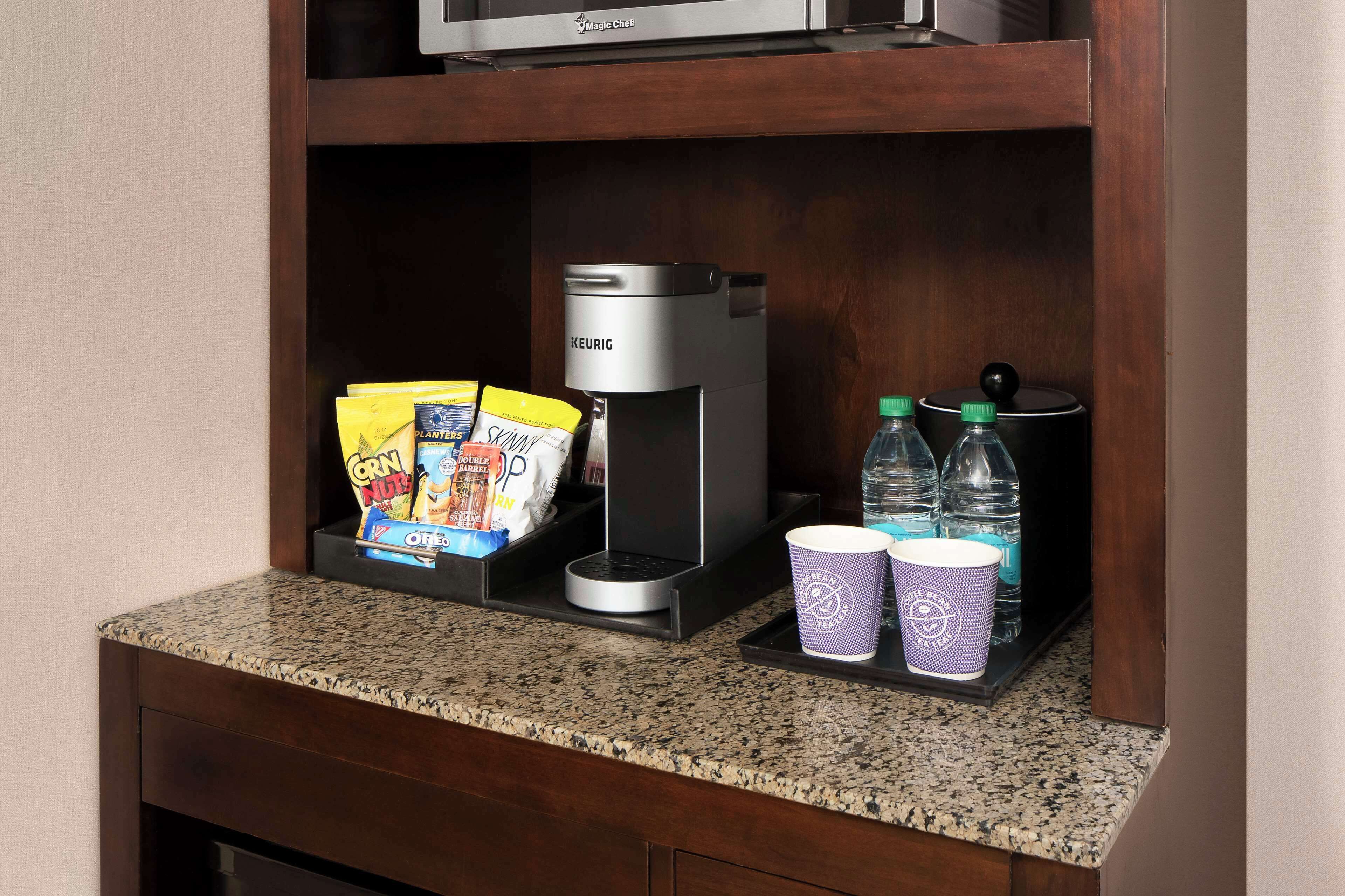 1 bedroom, down duvets, desk, laptop workspace