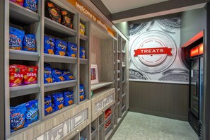 Snack bar - Hampton Inn & Suites Columbia/Southeast-Ft. Jackson (Columbia)