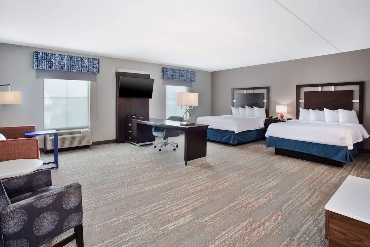 1 bedroom, premium bedding, pillowtop beds, desk