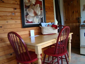 Private kitchenette - Bay Leaf Cottages & Bistro (Lincolnville)