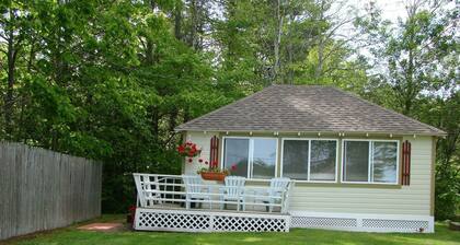 Bay Leaf Cottages & Bistro