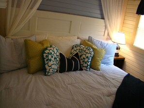 Family Cabin, Multiple Beds | Hypo-allergenic bedding, individually decorated, individually furnished - Bay Leaf Cottages & Bistro (Lincolnville)