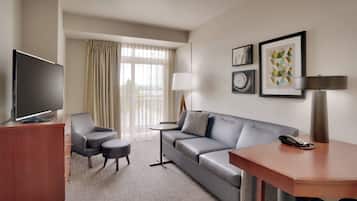 Een 37-inch lcd-televisie met satellietzenders en televisie