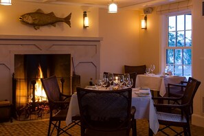 2 restaurants; breakfast, lunch and dinner served  - Weekapaug Inn (Westerly)