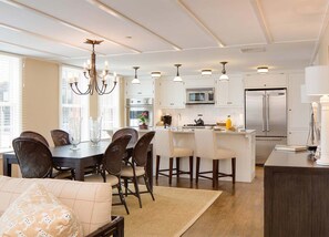 Living room - Weekapaug Inn (Westerly)