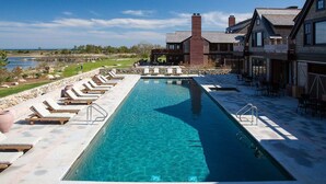 Outdoor pool - Weekapaug Inn (Westerly)