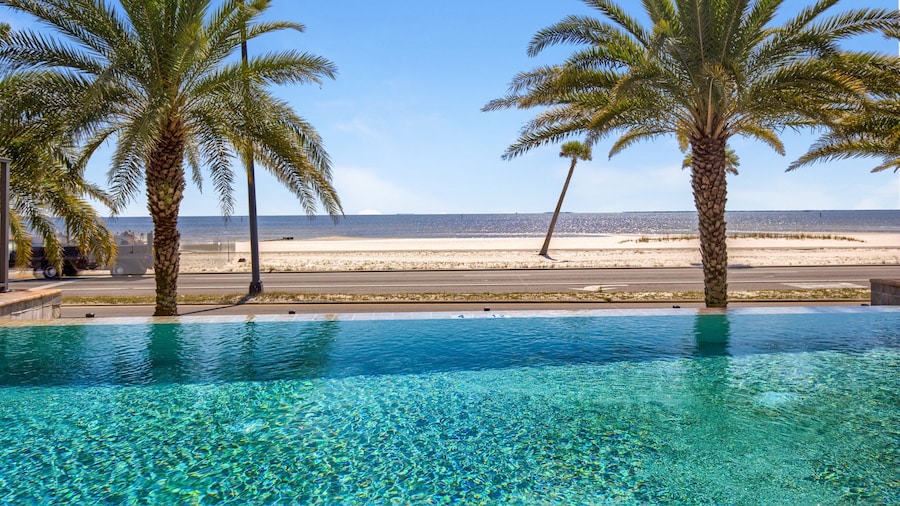 Holiday Inn Express Gulfport Beach by IHG