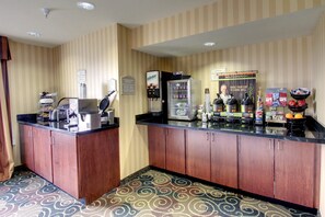 Free daily full breakfast - Cobblestone Hotel & Suites - Wayne (Wayne)