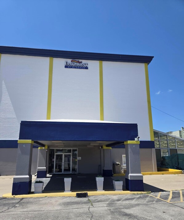 Exterior - Baymont by Wyndham Keokuk (Keokuk)