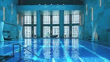 Indendørs pool