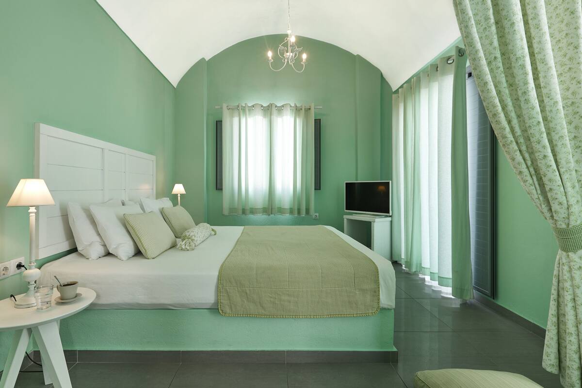Habitación superior | Ropa de cama de alta calidad, colchones viscoelásticos, caja fuerte