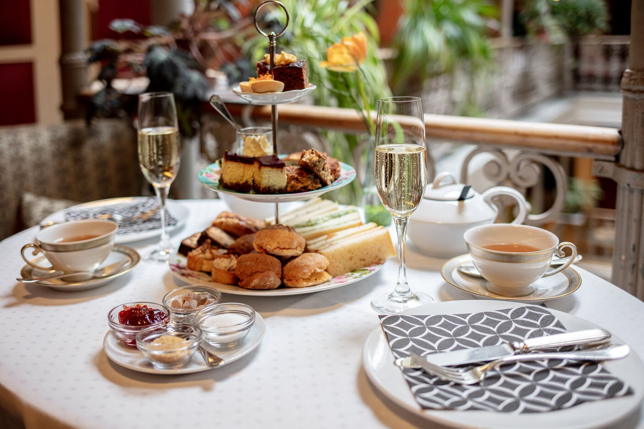 lunch and dinner served, regional cuisine