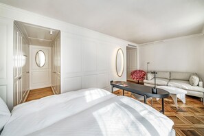 Literie de qualité supérieure, coffres-forts dans les chambres, bureau