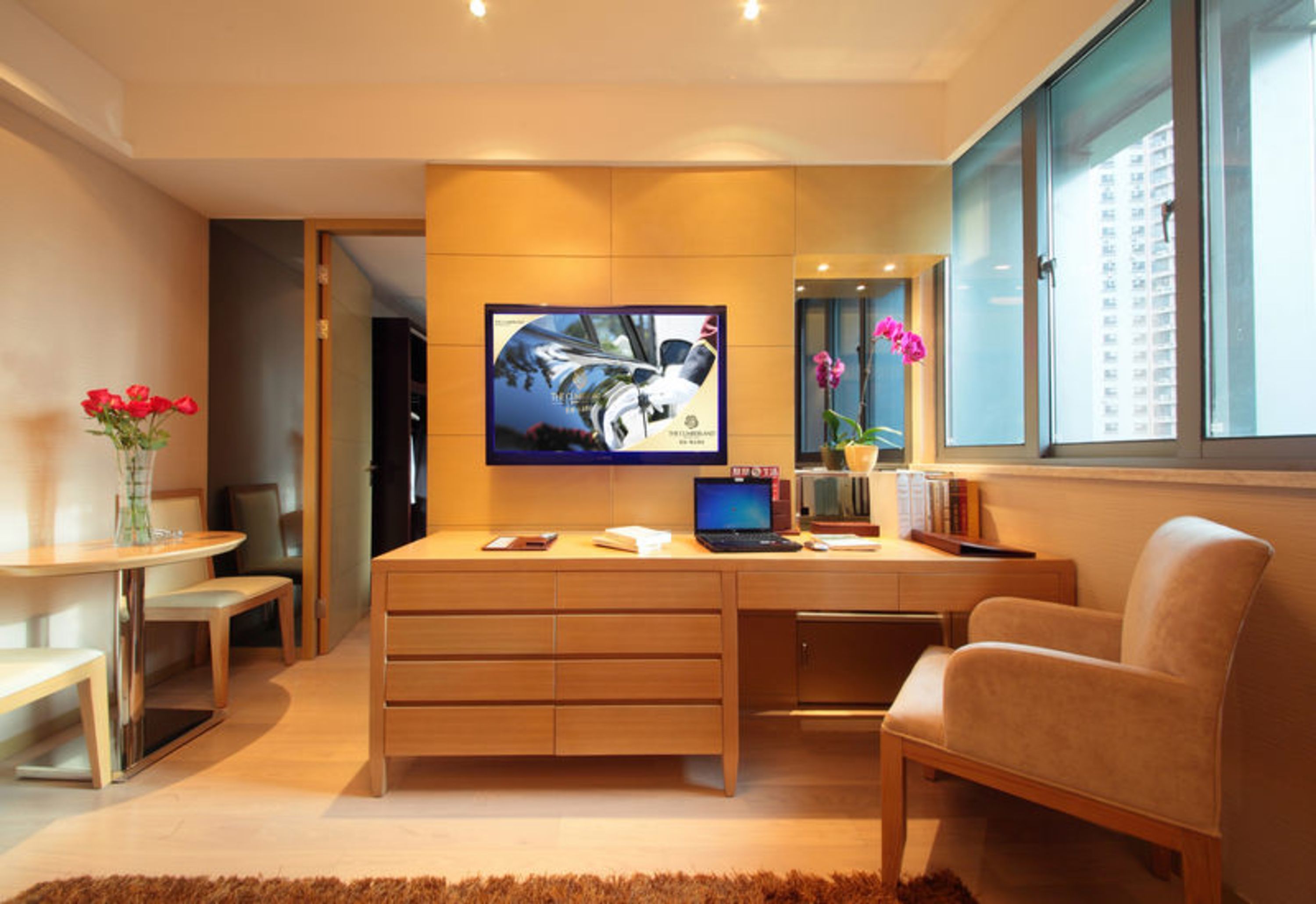 Premium bedding, minibar, in-room safe, desk