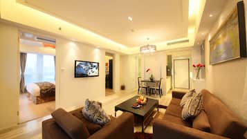 Premium bedding, minibar, in-room safe, desk