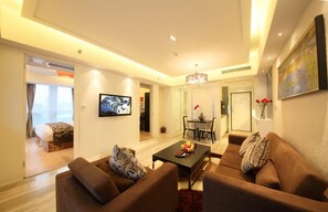 Suite | Premium bedding, minibar, in-room safe, desk