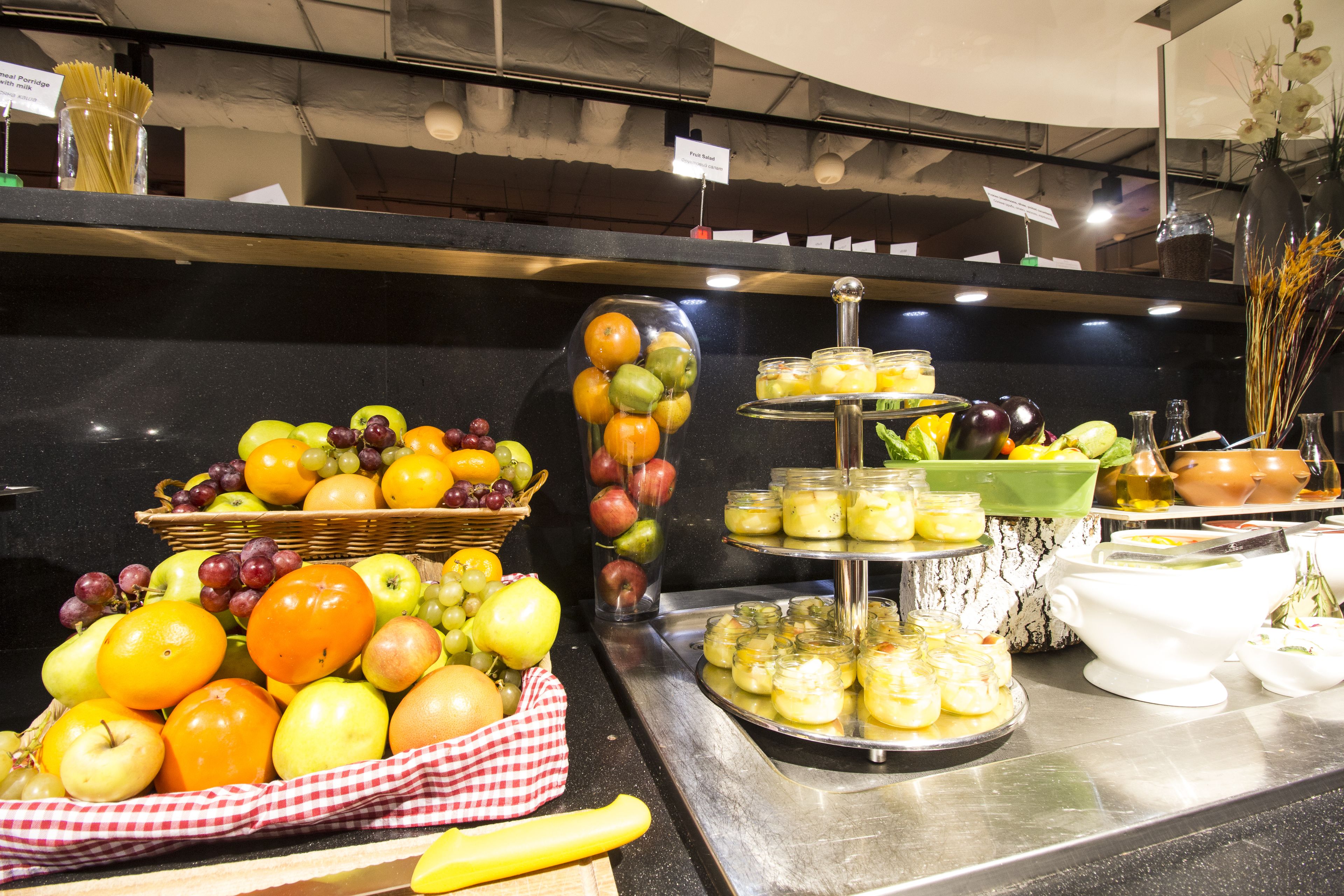 Tägliches Frühstücksbuffet (12 EUR pro Person)