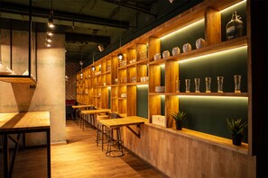 3 restaurants; ze serveren er ontbijt, lunch, diner en brunch 