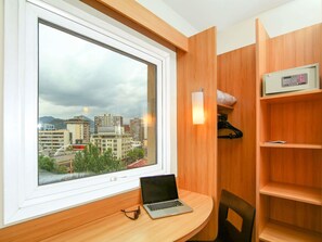 Premium bedding, pillow-top beds, in-room safe, desk - Hotel ibis Santiago Providencia (Santiago)