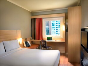 Premium bedding, pillowtop beds, in-room safe, desk - Hotel ibis Santiago Providencia (Santiago)