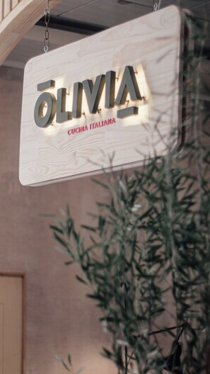 Mittagessen, Abendessen, italienische Küche, Speisen im Freien 