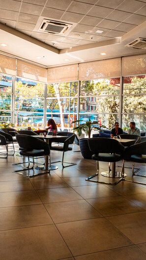 Lobby sitting area - Hotel ibis Santiago Providencia (Santiago)